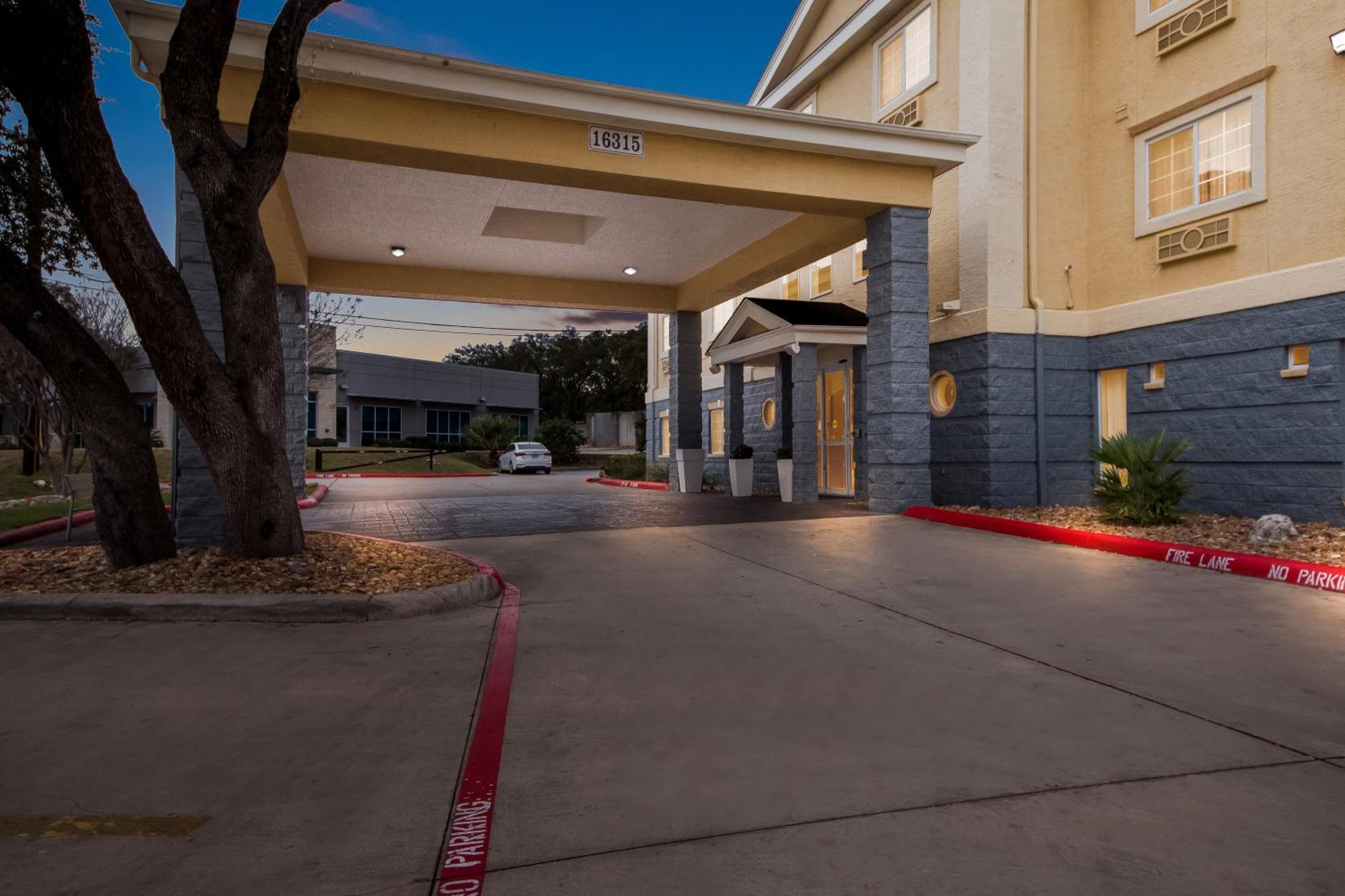 סן אנטוניו Quality Inn & Suites Airport North - Stone Oak מראה חיצוני תמונה