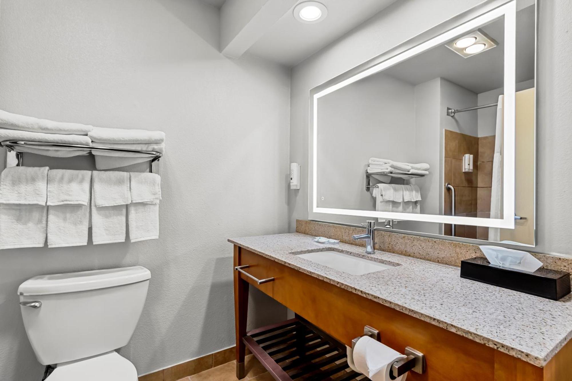 סן אנטוניו Quality Inn & Suites Airport North - Stone Oak מראה חיצוני תמונה
