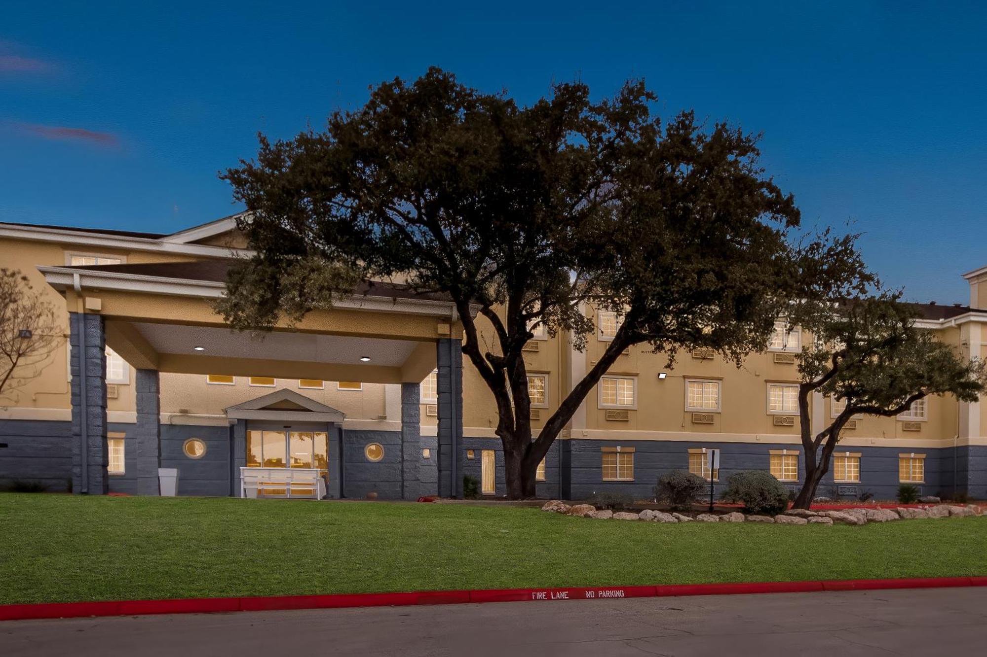 סן אנטוניו Quality Inn & Suites Airport North - Stone Oak מראה חיצוני תמונה