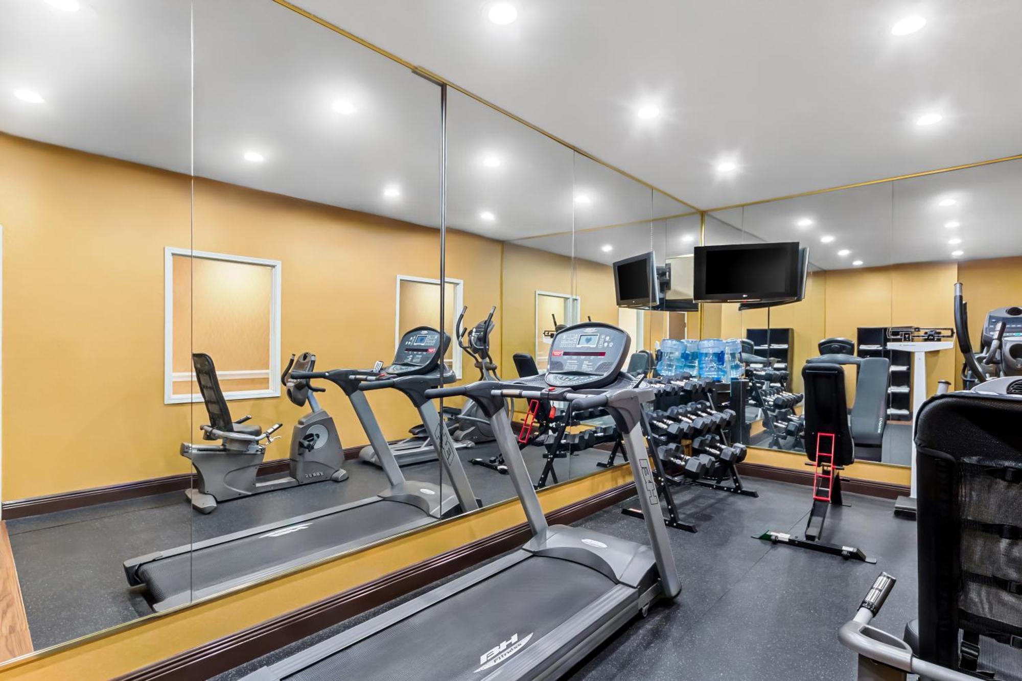 סן אנטוניו Quality Inn & Suites Airport North - Stone Oak מראה חיצוני תמונה